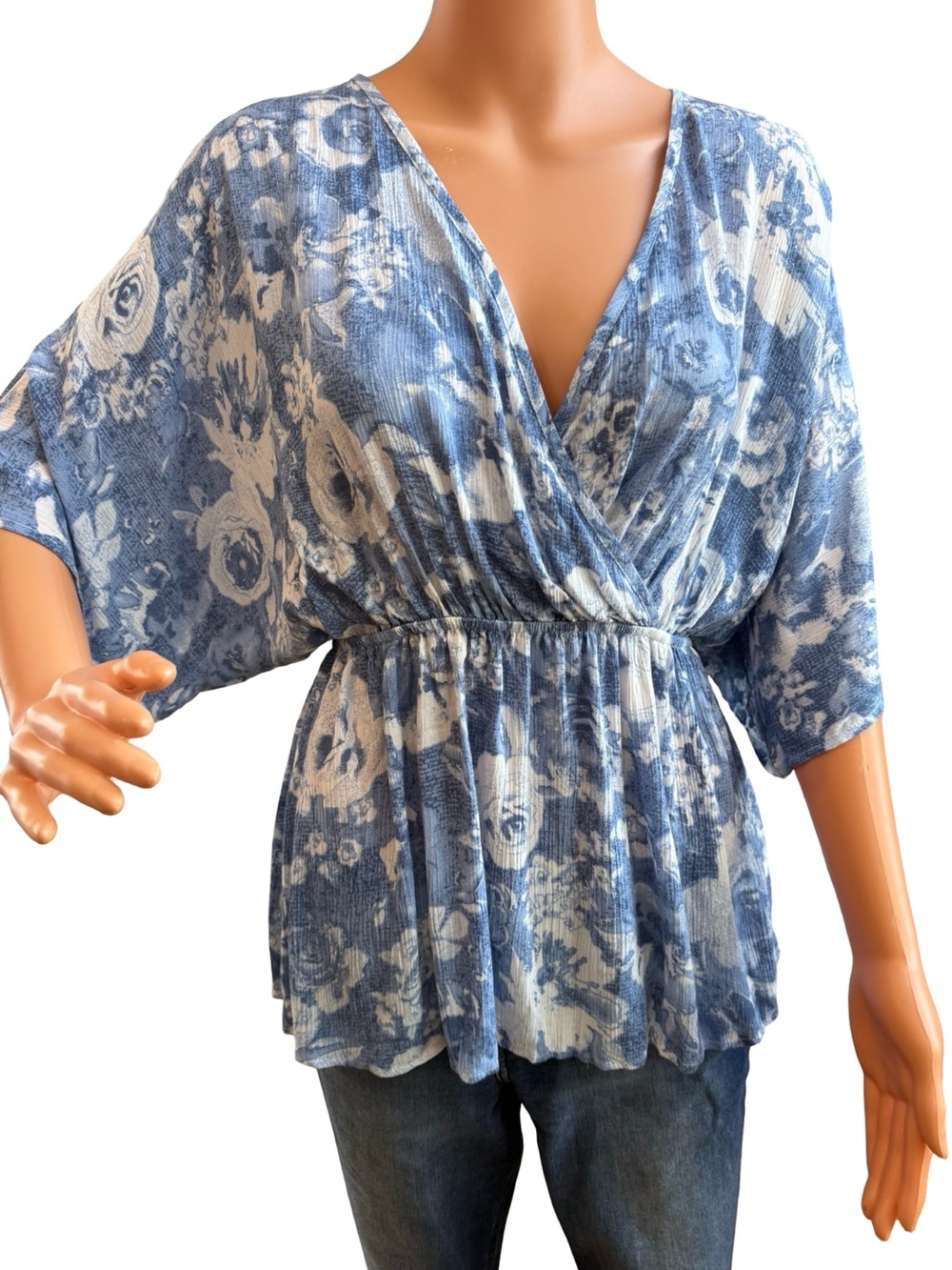 NWT Honeyme Blue & White Floral Surplice Peplum Top